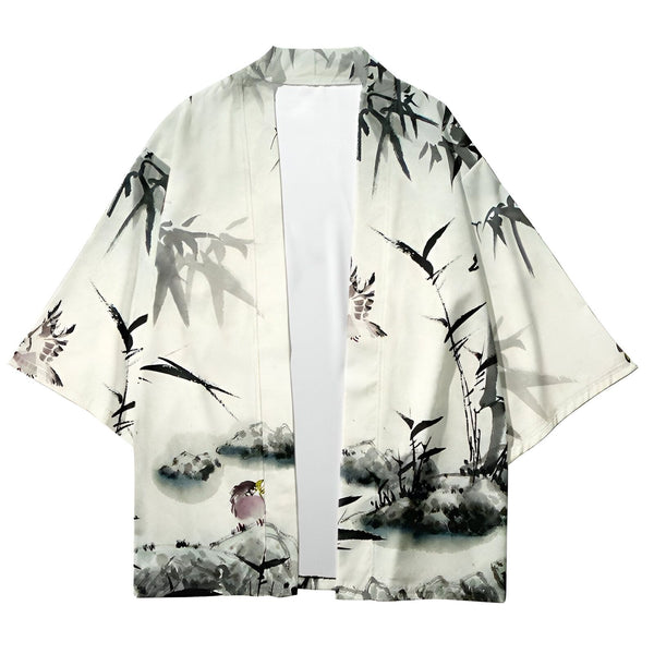 Kimono blanc avec motif de bambous, oiseaux et paysage asiatique à l'encre noire. Vêtement de style japonais. Découvrez notre collection de kimonos uniques.