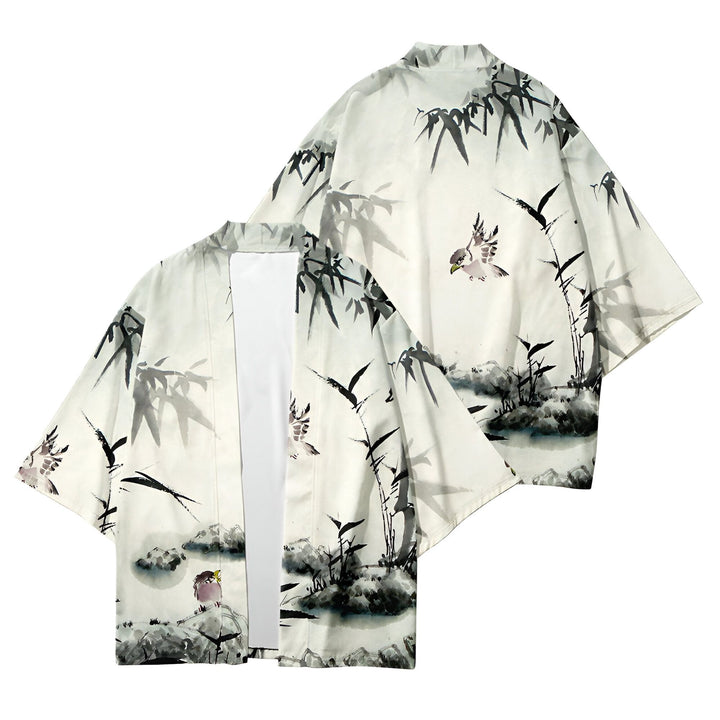 Kimono blanc imprimé avec oiseaux et bambous style peinture à l'encre. Vêtement japonais tendance, idéal pour un look unique et élégant. Découvrez notre collection de kimonos originaux.