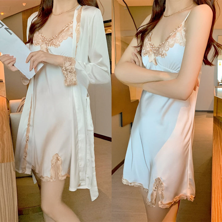 Kimono en soie blanche pour femme, avec détails en dentelle. Idéal comme vêtement de nuit élégant et confortable. Peignoir assorti pour un ensemble parfait.