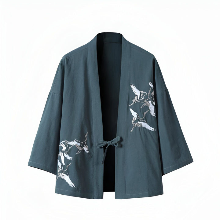 Kimono vert d'eau avec broderies de grues blanches, style japonais. Vêtement traditionnel, motif d'oiseaux. Boutique de kimonos en ligne.