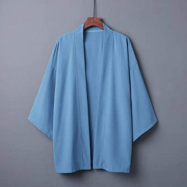 Kimono bleu clair pour homme, vêtement japonais traditionnel. Notre collection de kimonos pour un style unique.