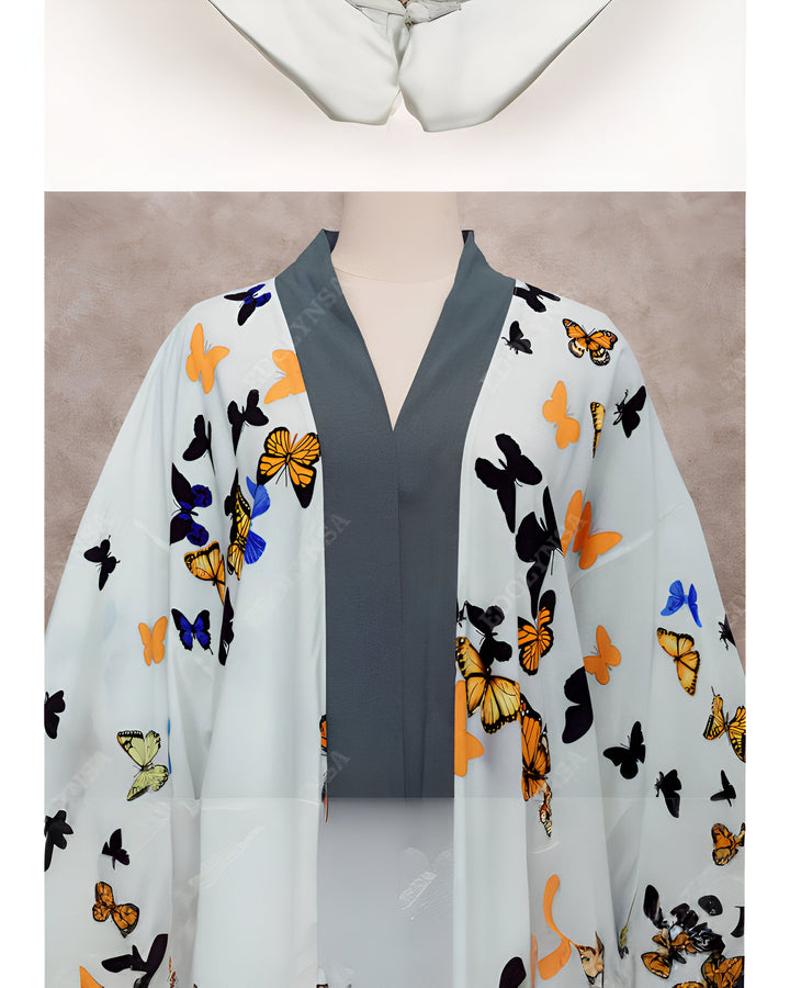 Kimono blanc à motifs de papillons colorés. Vêtement traditionnel japonais, idéal pour un look élégant et unique.