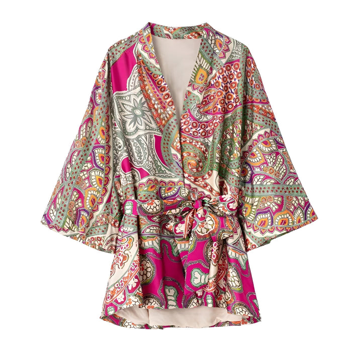 Kimono pour femme avec motifs cachemire colorés rose, vert et orange. Vêtement d'intérieur élégant et confortable. Découvrez notre collection de kimonos uniques et originaux.