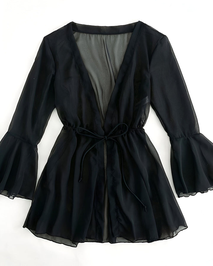 Kimono noir transparent avec manches évasées et ceinture à nouer. Idéal comme vêtement de plage ou d'intérieur. Découvrez notre collection de kimonos!