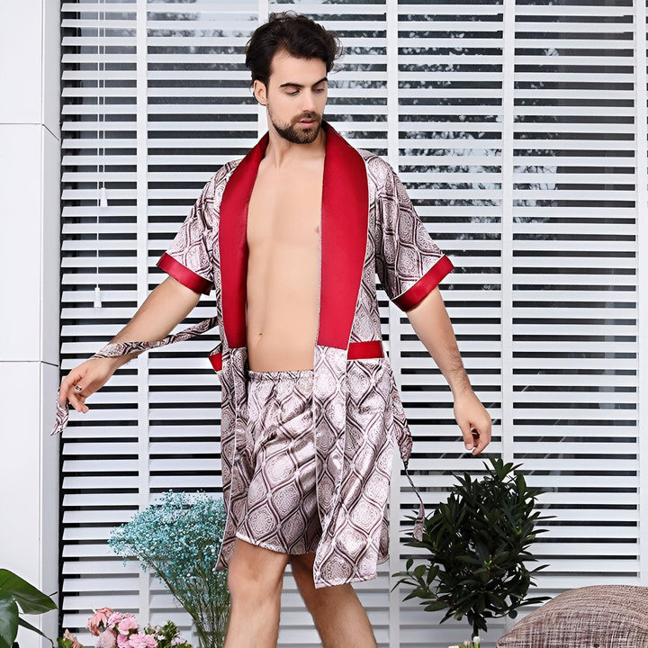 Homme en kimono court à motifs, bordure rouge. Vêtements de détente élégants, collection kimono pour hommes. Confort et style garantis.