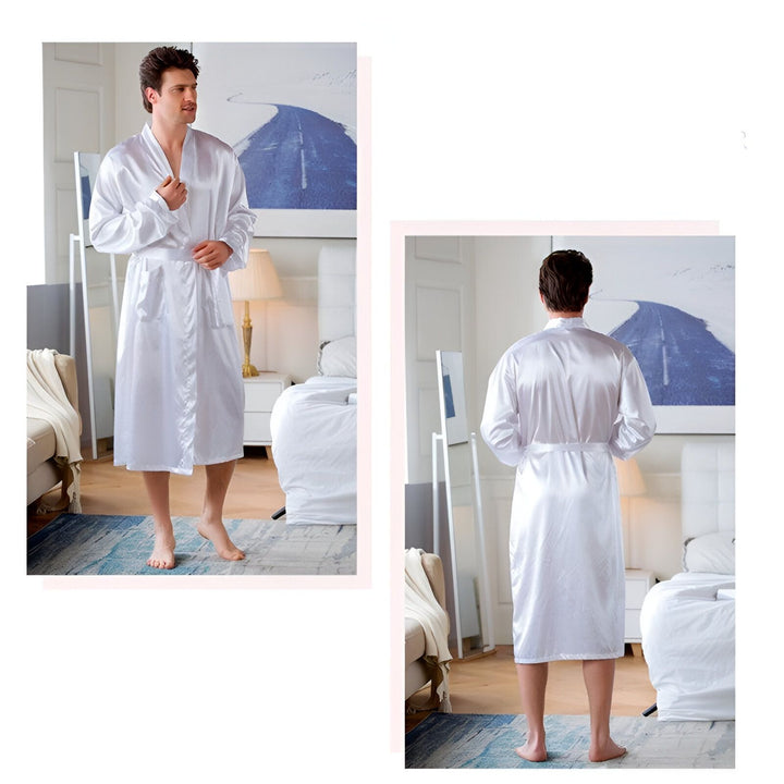 Homme portant un peignoir de satin blanc, vue de face et de dos. Ambiance chambre à coucher, décoration moderne. Vêtement d'intérieur confortable et élégant.