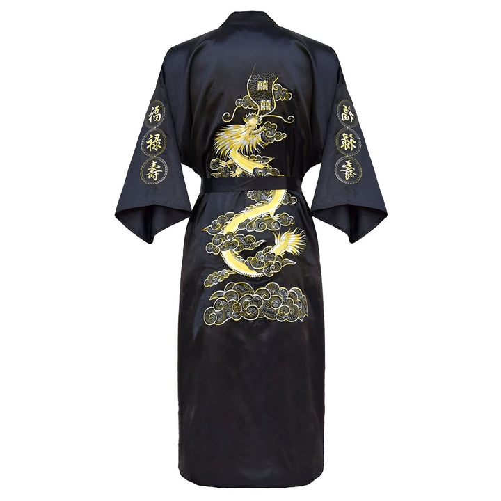 Kimono noir avec broderie dorée de dragon et motifs asiatiques. Vêtement traditionnel japonais de notre boutique.