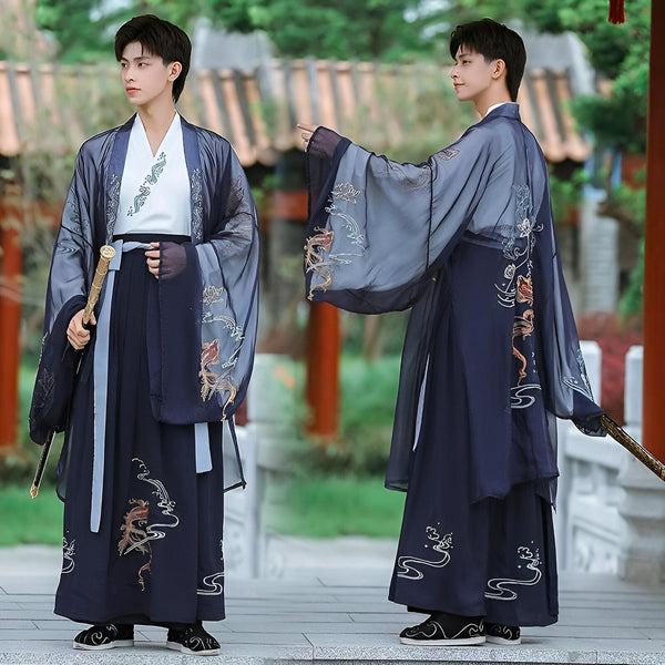 Deux hommes portant des kimonos traditionnels bleus avec des motifs de dragons et de fleurs. Kimonos pour hommes à vendre.