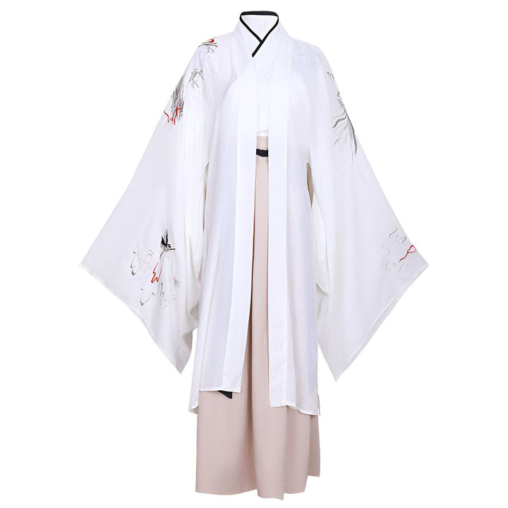 Kimono blanc traditionnel avec motifs brodés. Vêtements de style japonais, disponibles à l'achat.