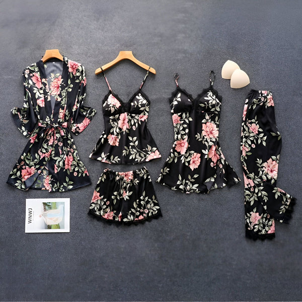 Ensemble de kimono floral noir : robe de chambre, short, caraco, nuisette et pantalon. Vêtements de nuit élégants à fleurs roses pour femmes. Achetez des kimonos confortables en ligne.