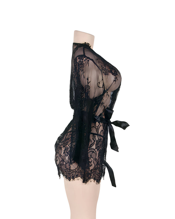 Kimono noir en dentelle, lingerie sexy avec ceinture en satin. Vêtement d'intérieur élégant pour femme. Découvrez notre collection de kimonos raffinés.