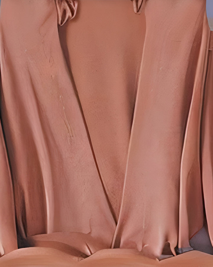 Gros plan texturé d'un kimono rose poudré. Vêtements japonais traditionnels et élégants. Boutique en ligne de kimonos pour femmes et hommes.