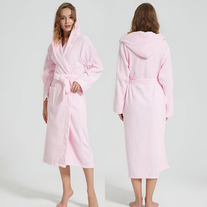 Peignoirs kimono roses pour femmes, vus de face et de dos. Idéal pour se détendre avec style. Découvrez notre collection de kimonos confortables.