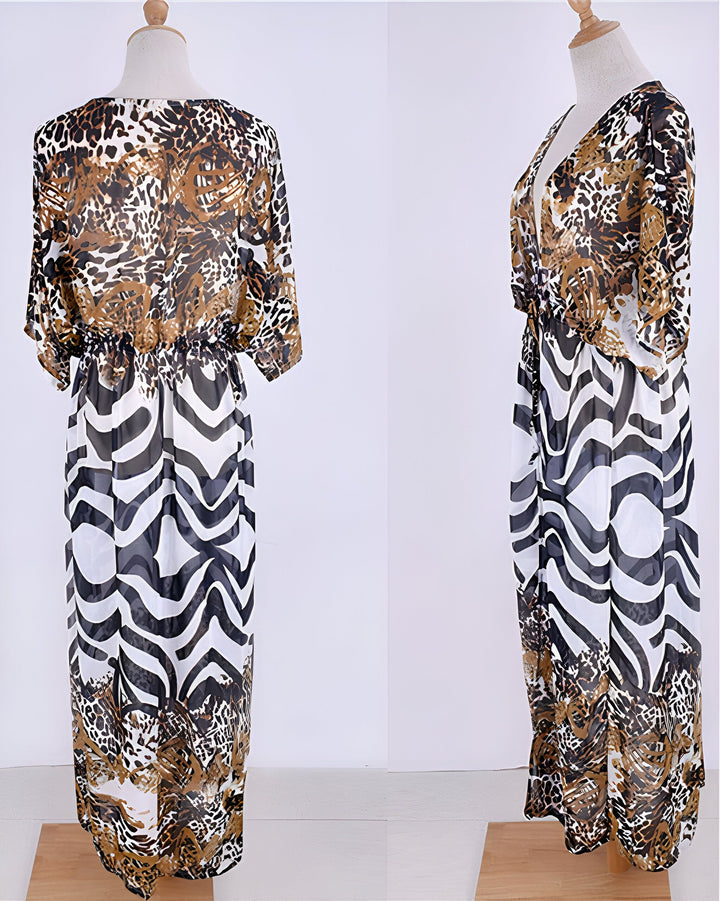 Kimono long à motifs animaliers et zébrés, présenté sur un mannequin. Vêtement d'été léger et élégant. Boutique de kimonos.