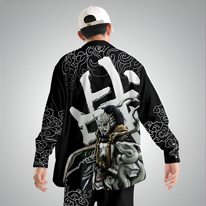 Kimono noir imprimé avec motif guerrier japonais. Vêtement de style japonais pour homme. Produit de notre boutique de kimonos.