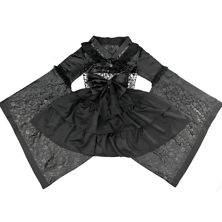 Kimono noir à motifs floraux avec jupe à volants et grand nœud. Vêtements traditionnels japonais revisités, idéal pour un look original et élégant. Boutique en ligne de kimonos.