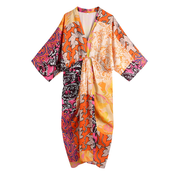 Kimono pour femme aux motifs floraux et cachemire multicolores, idéal pour un style bohème chic. Vêtements d'extérieur tendances.