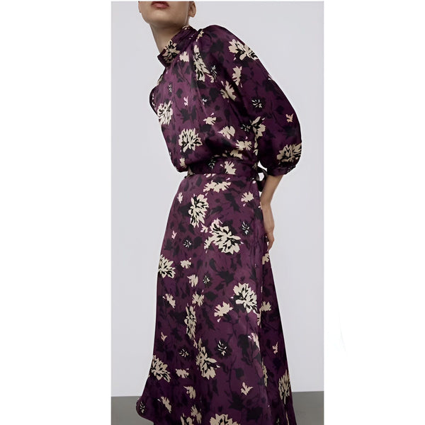Kimono long violet à motifs floraux pour femmes. Élégance et style traditionnel revisité. Découvrez notre collection unique de kimonos.