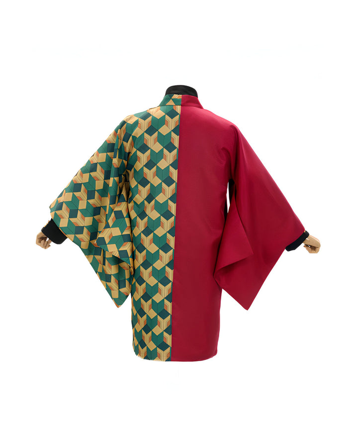 Kimono pour hommes, moitié à motifs géométriques verts et or, moitié rouge uni. Vêtements traditionnels japonais à vendre.