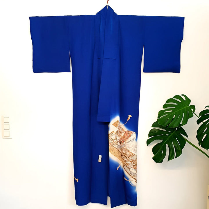 Kimono bleu royal avec motifs traditionnels, vente de kimonos authentiques japonais.