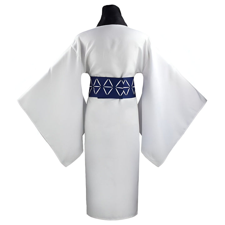 Vue arrière d'un kimono blanc avec une ceinture obi bleue à motifs géométriques. Vêtements traditionnels japonais à découvrir.