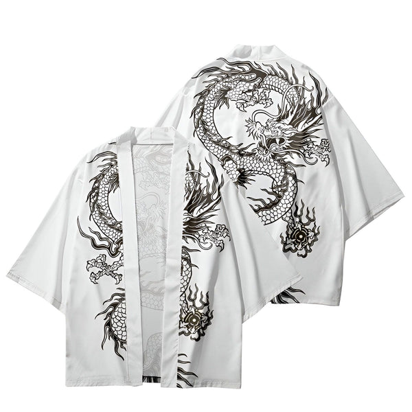 Kimono blanc avec motif de dragon noir. Vêtements japonais traditionnels. Disponible à l'achat.