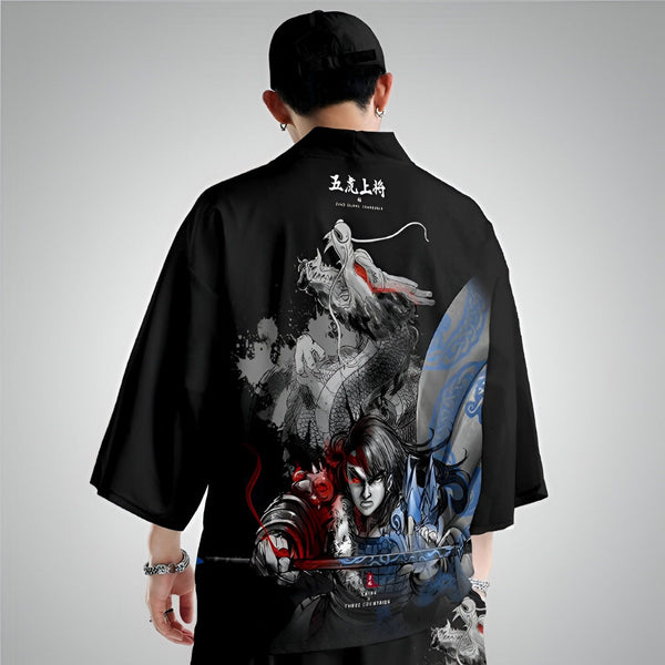 Kimono noir avec imprimé d'un guerrier samouraï et d'un dragon, style japonais. Vêtements kimono à motifs pour hommes.