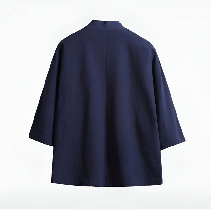 Dos d'un kimono bleu marine à manches 3/4. Vêtements japonais traditionnels en vente.