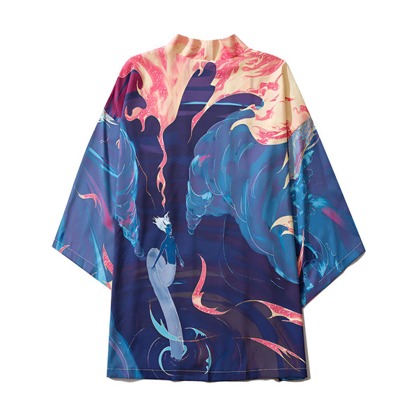 Kimono bleu avec imprimé sirène, vagues et ciel rose. Vêtement de style japonais.