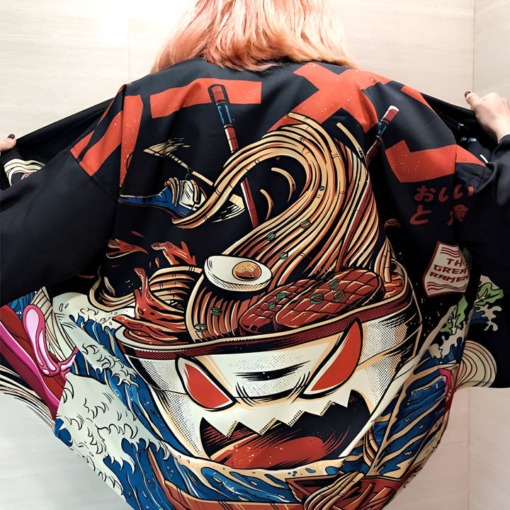 Kimono avec motif ramen unique. Vêtements de style japonais. Explorez notre collection de kimonos originaux. Idéal pour un look tendance et confortable.