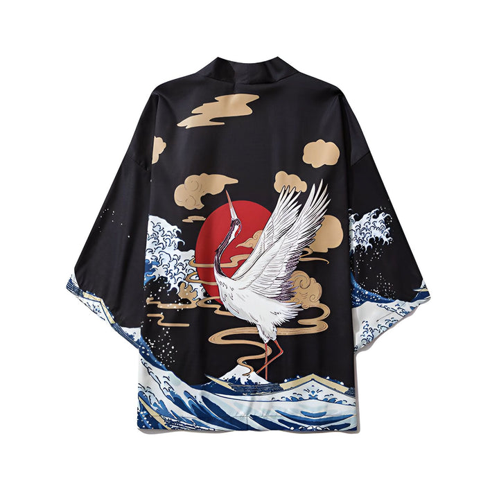 Kimono noir avec motif de grue blanche, soleil rouge et vagues bleues. Vêtement de style japonais, idéal pour un look unique et élégant. Découvrez notre collection de kimonos.