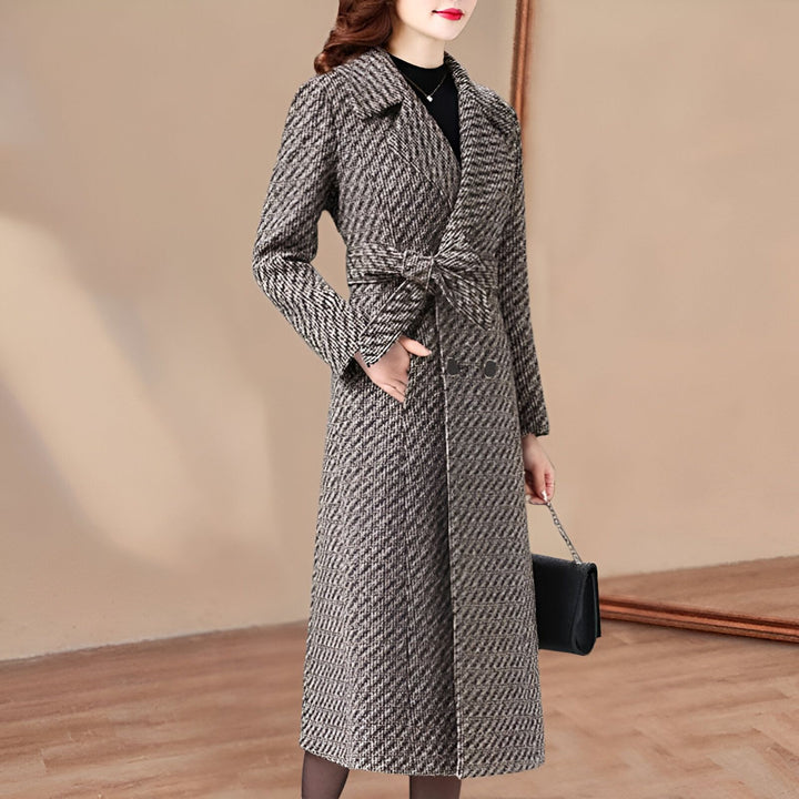 Manteau kimono long à chevrons avec ceinture, élégance et style pour votre garde-robe. Découvrez nos kimonos exclusifs.