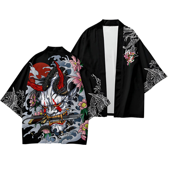 Kimono noir avec motifs japonais. Design complexe d'un démon et d'un dragon, touches de rouge et de rose. Vêtement unique, idéal pour affirmer son style.