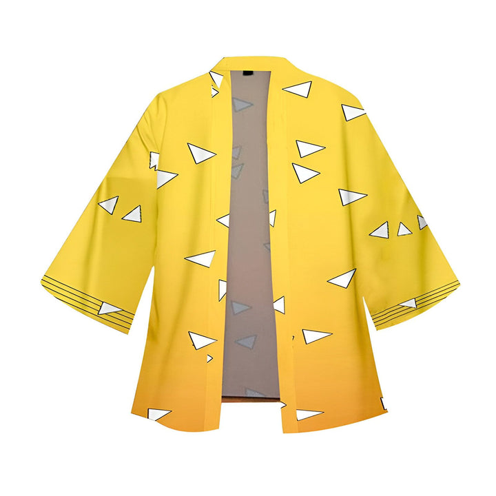 Kimono jaune avec motifs triangles blancs. Vêtement traditionnel japonais, idéal pour un look unique. Découvrez notre collection de kimonos.