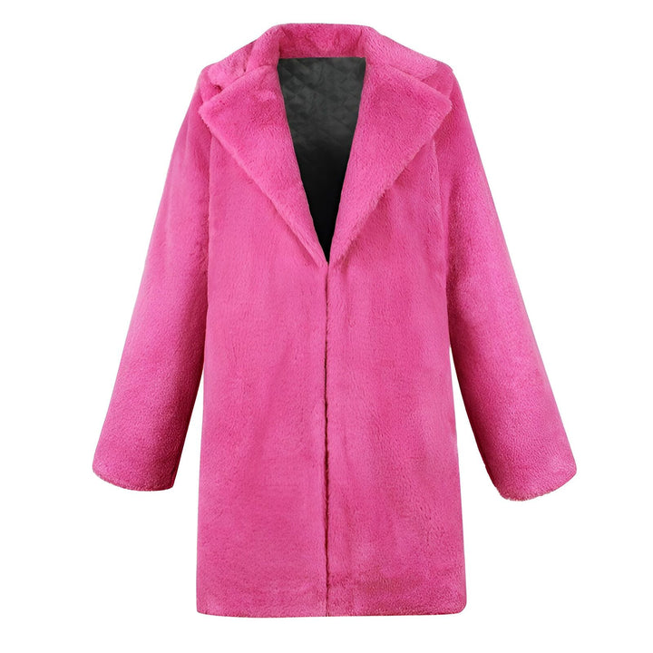 Manteau kimono rose en fausse fourrure avec col. Vêtement d'extérieur doux et élégant. Parfait pour un look tendance. Découvrez notre collection de kimonos uniques.